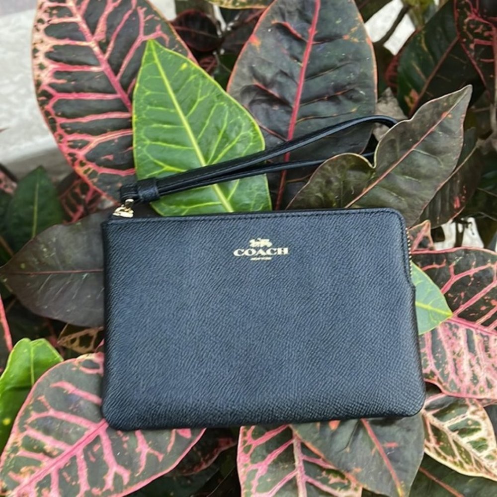 Coach Corner Zip Wristlet Black Leather - Picture 4 of 16